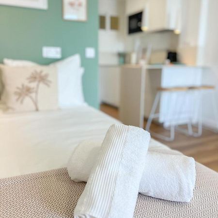 Cozy Studio With Sea Views Benalmádena Buitenkant foto