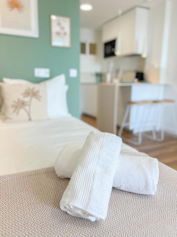 Cozy Studio With Sea Views Benalmádena Buitenkant foto